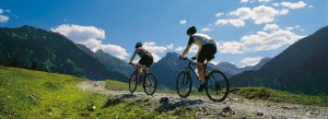 radfahren_allgaeu_presse-300x109 Bus-Radeln auf der Romantischen Straße: Mit dem Fahrtwind ins Abenteuer