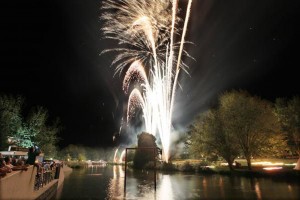 Feuerwerk_2-300x200 Traditionelles Lichterfest in Bad Rappenau: Der Kurparksee leuchtet wieder